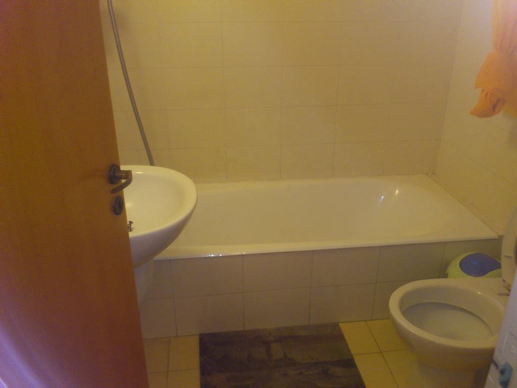 Carisa Olympic Court Apartment Larnaka Zimmer foto